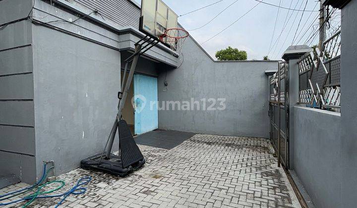 AD51 DIJUAL RUMAH 2 LT SIAP HUNI GAYA MODERN FULL FURNISHED & ELEKTRONIK, SHM, STRATEGIS DI PETEMON 1