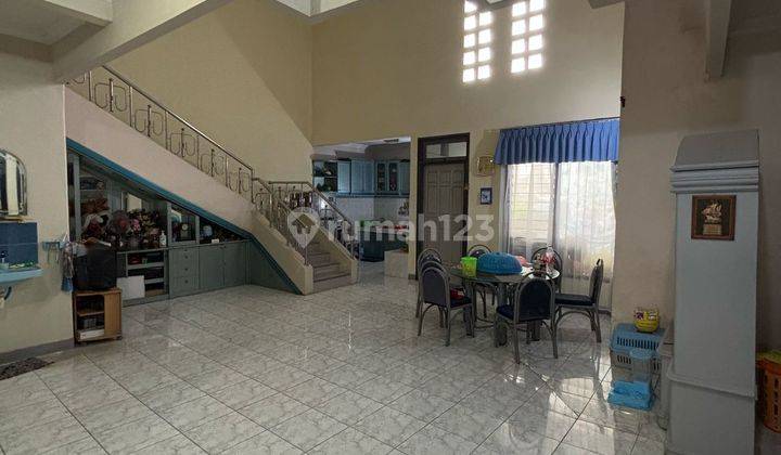 AD51 DIJUAL RUMAH 2 LT SIAP HUNI GAYA MODERN FULL FURNISHED & ELEKTRONIK, SHM, STRATEGIS DI PETEMON 2