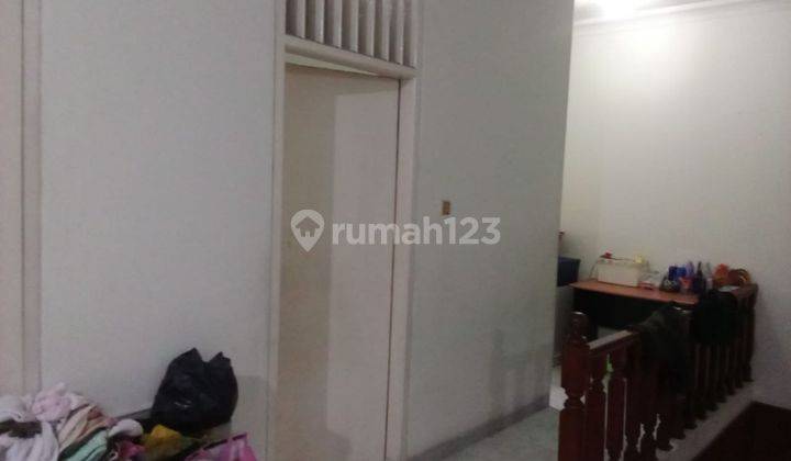 Dijual Rumah 2 Lantai Terawat Dan Bebas Banjir  2