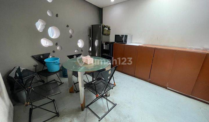 Dijual Gedung Kantor Lokasi Strategis, Zona Campuran  2