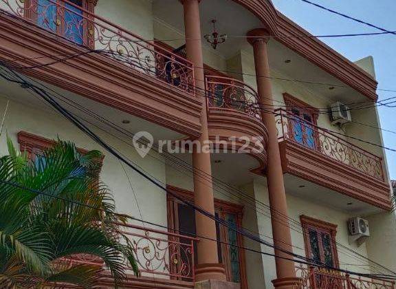 Dijual Rumah Siap Huni Posisi Hoek 3 Lantai  1