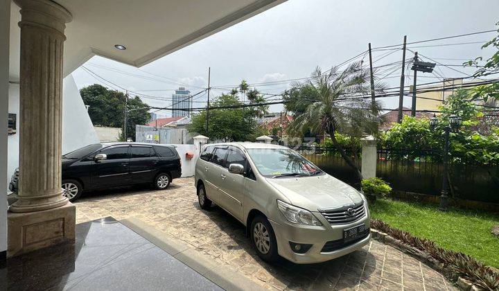 Dijual Rumah 2 Lantai, Interior Kayu Jati 2