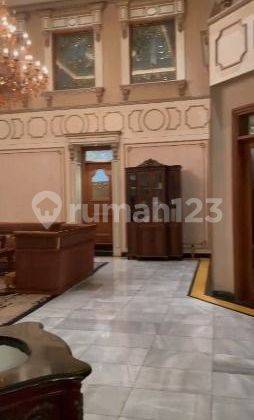 Disewakan Rumah Mewah Full Furnish Di Menteng 2