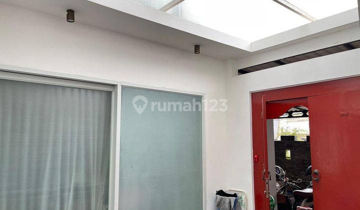 Dijual Cepat Rumah Ada Rooftop Di Setiabudi 1