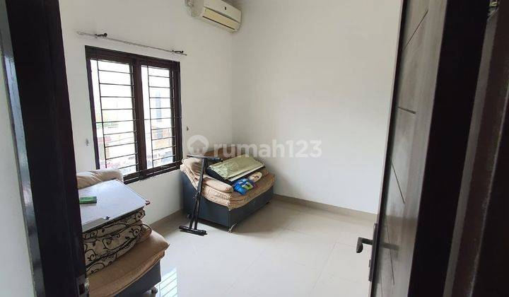 Rumah Rapih Dan Terawat Semi Furnished Nempel Bintaro 6259 2