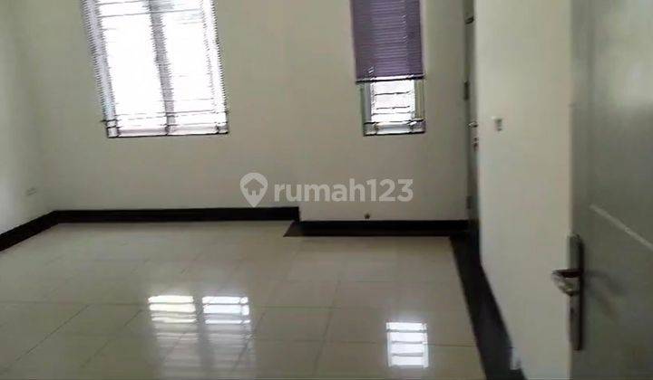 Dijual cepat Rumah 3 lantai bangunan baru lokasi strategis 1