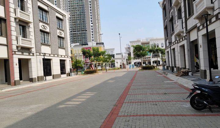 Dijual Rukan Osaka 3 lantai Unfurnished lokasi strategis 2