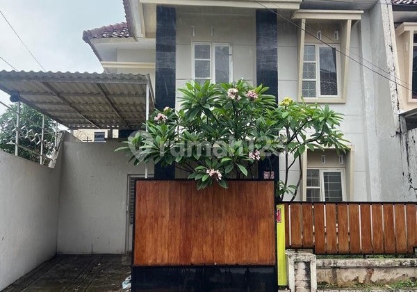 2-Story House in a Housing Complex Location Near Jalan Kaliurang Km.5