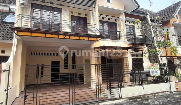Rumah 2 Lantai Dalam Perum Dekat Jalan Magelang KM. 8, Sleman 1