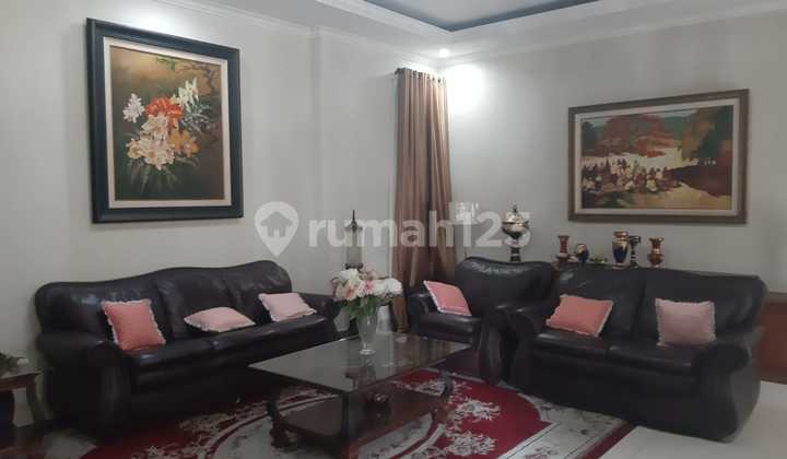 Rumah Mewah Dengan Private Pool & Golf View Di Perum Area Cinere 2
