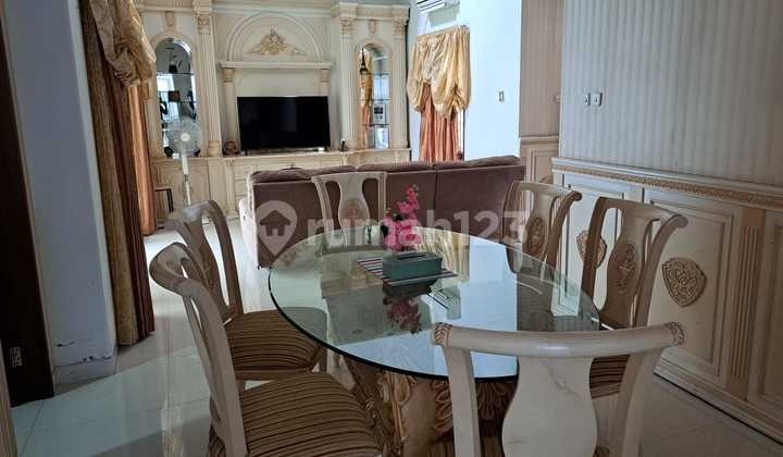 Rumah Furnish Dalam Perum Casa Grande, Depok, Sleman