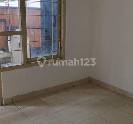 Rumah 2 Lantai Dalam Perum Lokasi Dekat Jalan Kaliurang Km.5 2