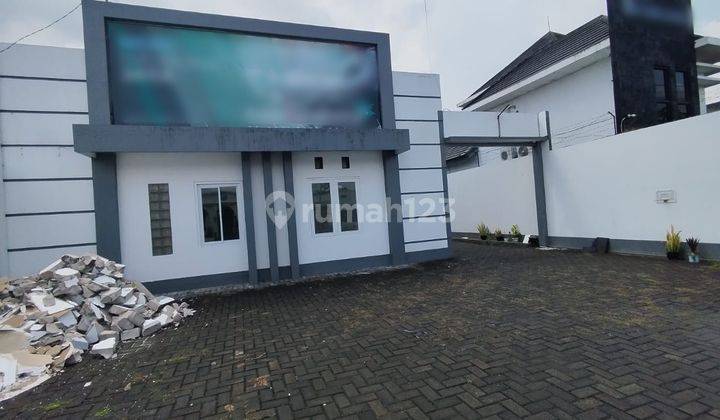 Bangunan Komersil di Area Lempongsari, Ngaglik, Sleman 1