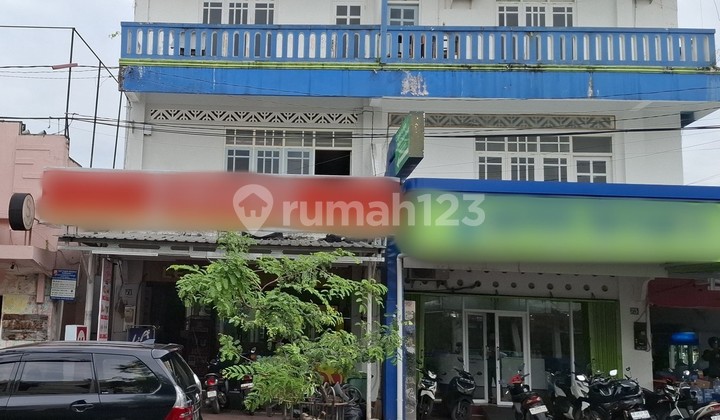 3-Story Shophouse in Jogja City Tourist Area