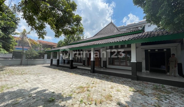 Rumah Joglo di Dekat Ambarrukmo Plaza 2