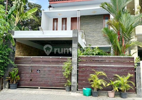 Rumah 2 Lantai Lokasi Sangat Dekat dengan Pakuwon Mall Rumah 2 Lantai Lokasi Sangat Dekat dengan Pakuwon Mall