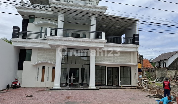 New House in North Ring Road, Maguwoharjo