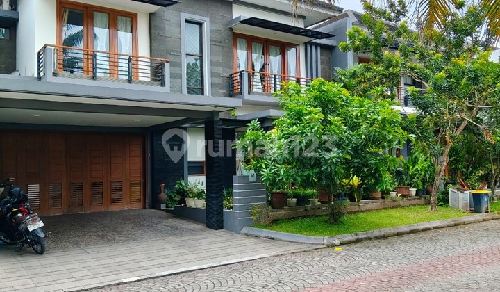 Rumah Mewah Modern Dalam Perumahan Elit Area Jalan Kaliurang
