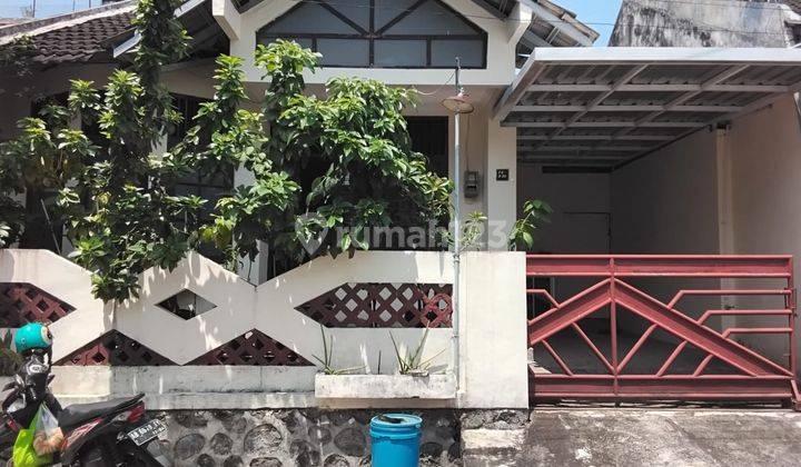 Rumah Dalam Perum Dekat Jalan Ring Road Utara, Sleman 1