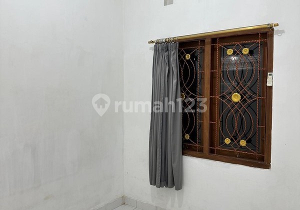 1-Story House in Kledokan Residential Area, Depok, Sleman