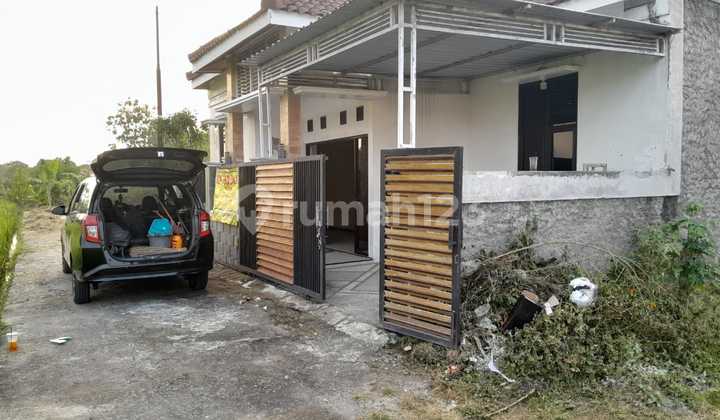 Rumah Minimalis Modern di Perumahan Lokasi Strategis Sumberejo 2