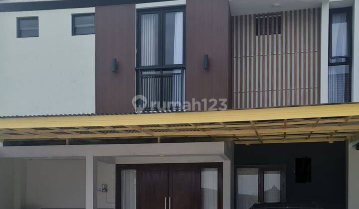 Rumah Furnish Dengan Kolam Renang di Perum Area Purwomartani 1