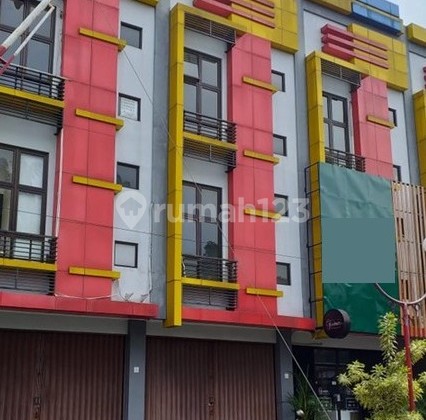 Shop House on Main Road Seturan, Strategic Location Near Campus & Mall