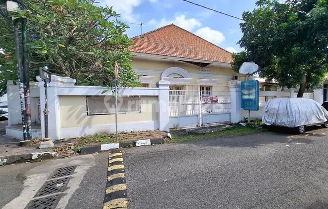 House Suitable for Homestay Location Near Yogyakarta Palace