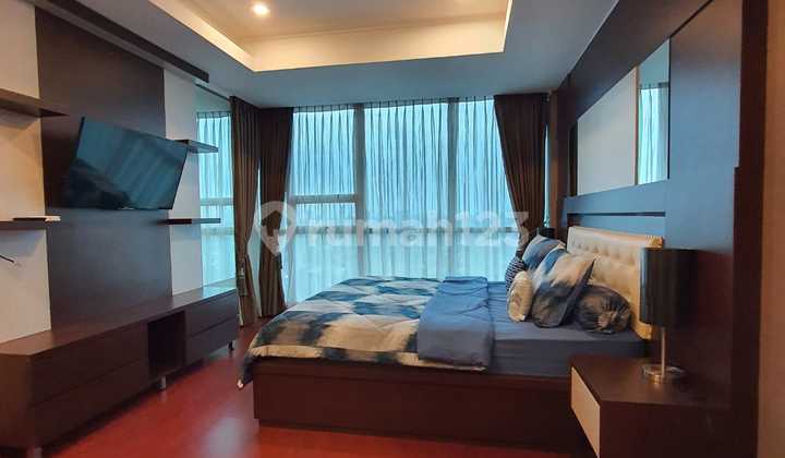 Unit Apartemen Full Furnish di Kemang Village
