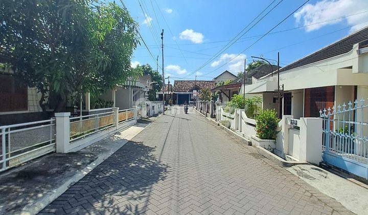 Rumah Strategis Dalam Perumahan Dekat Jalan Godean  2