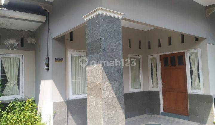 Rumah Tinggal Semi Furnish 2 Lantai Lokasi Strategis Dekat Pakuwon Mall  2