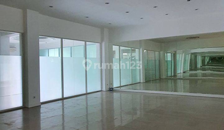 Disewakan Ruang Usaha Area Senopati Jakarta Selatan 1