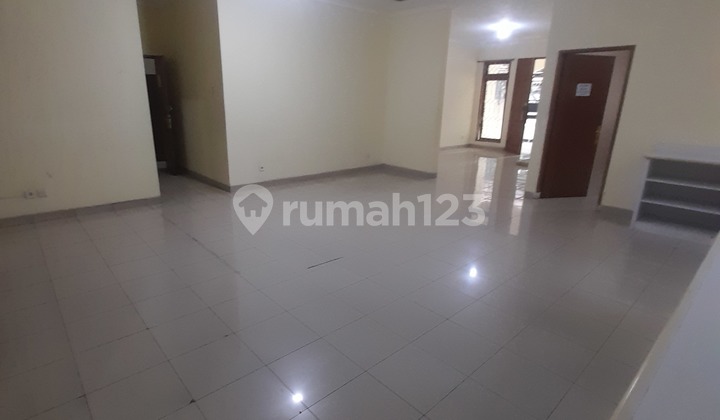 Disewakan Rumah 1 Lantai Area Senopati Jakarta Selatan 2