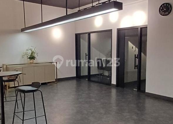 Disewakan Ruang Usaha Siap Huni Area Senayan 