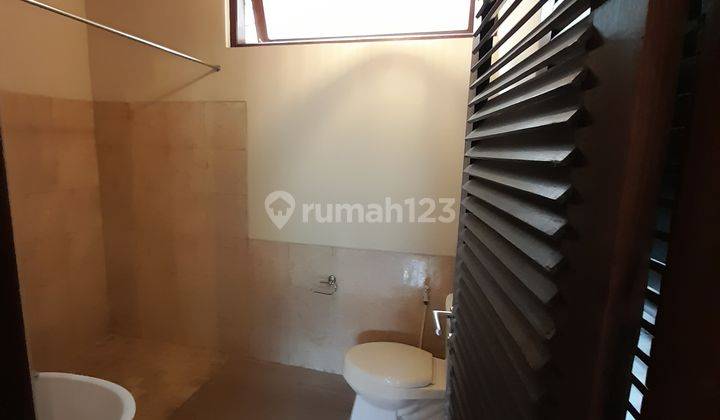 Disewakan Rumah Asri Simprug Jakarta Selatan 2