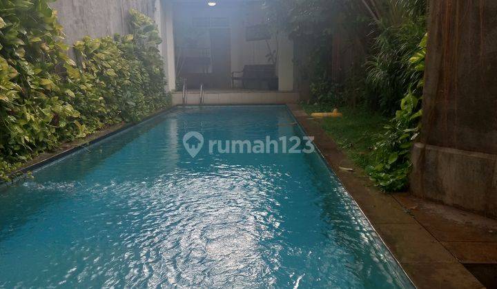 Disewakan Rumah Asri Simprug Jakarta Selatan 1