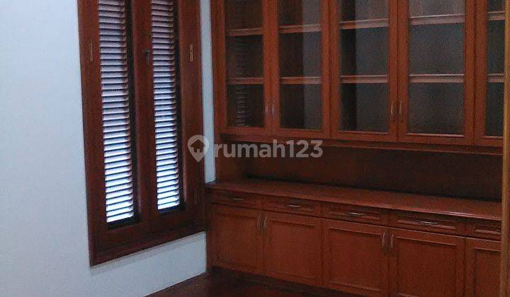 Disewakan Rumah Asri Senopati Jakarta Selatan 2