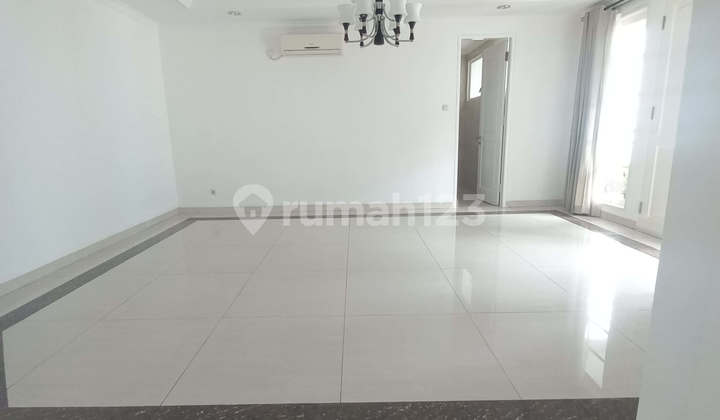 For Rent: Ready-to-Occupy House in Senayan Area, South Jakarta For Rent: Ready-to-Occupy House in Senayan Area, South Jakarta