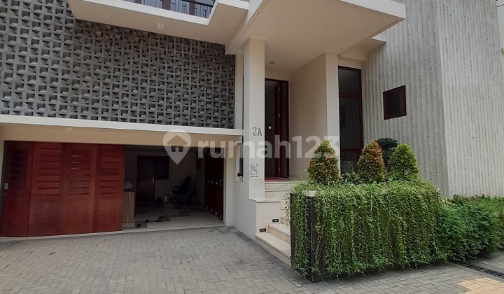For Rent Modern Comfy Home in A Well-Maintained Compound Kemang