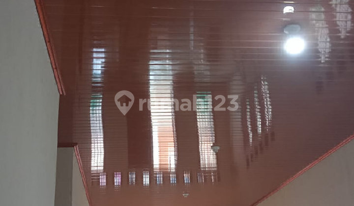 Strategic PVC Roof Rental House Near Kejaksan Station Cirebon 2