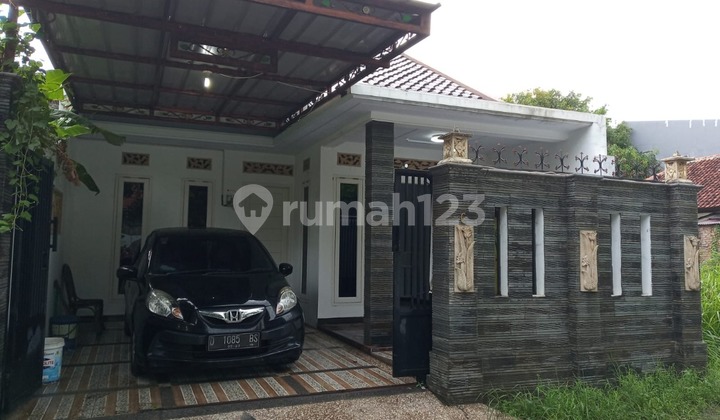 Good, Cheap House, Tuparev Wing