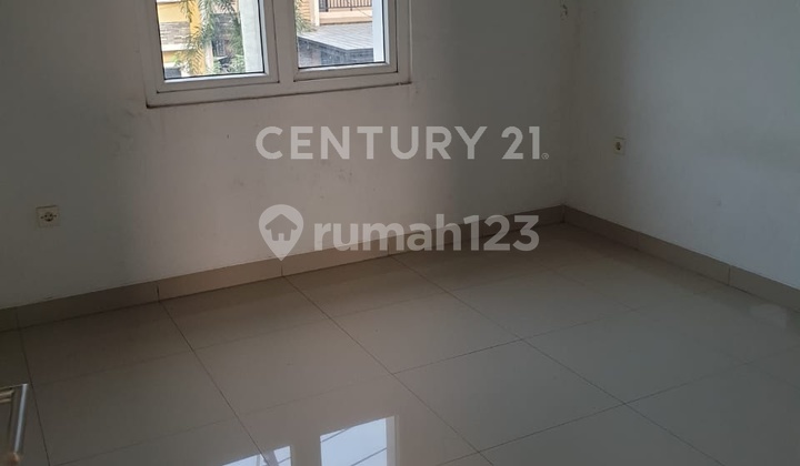 Rumah Lantai Dua Lingkungan Aman Dan Nyaman One Gate Access 2