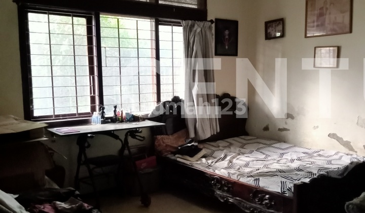 House in a Busy Area Near Kejaksan Station Cirebon