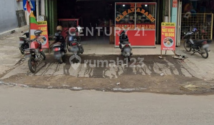 Very Strategic Shop House on the Edge of the Business Road 1