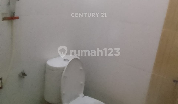 Strategic 3-Story Shop House on Sudarsono Street, Cirebon 2