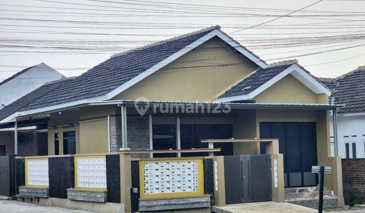 Rumah minimalis modern lokasi strategis dekat ke tol dan pusat perbelanjaan 1