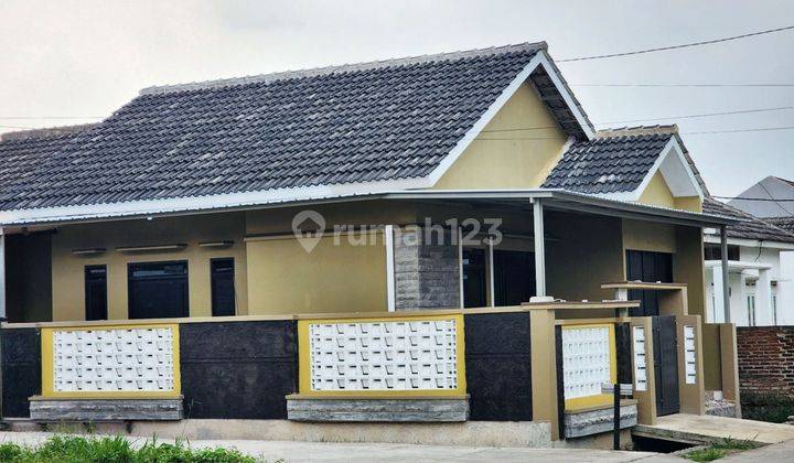 Rumah minimalis modern lokasi strategis dekat ke tol dan pusat perbelanjaan 2