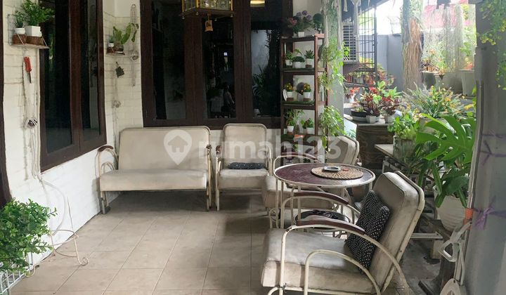 Rumah Bagus Di Jl Cempaka Raya. Rempoa Jakarta Selatan.