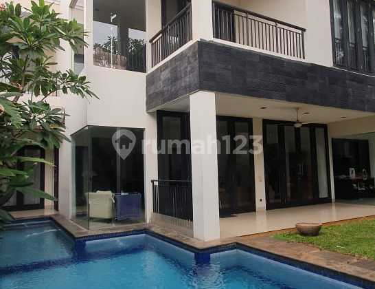 Rumah Bagus Mewah Ada Swimming Pool Area Kemang, Jakarta Selatan