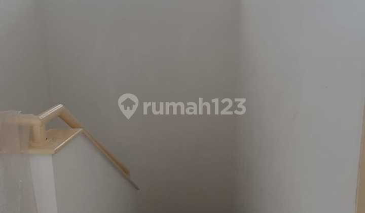 For Sale Rumah Bagus Strategis Siap Huni Ada 2 Lantai di Bintaro Sektor 9 2